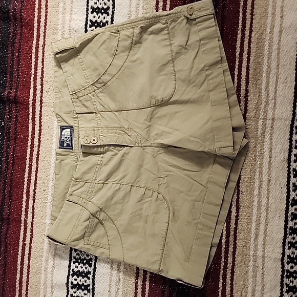🔴 🔚🔜 SALE VTG The North Face Khaki Tech Canvas Shorts. - Picture 1 of 9
